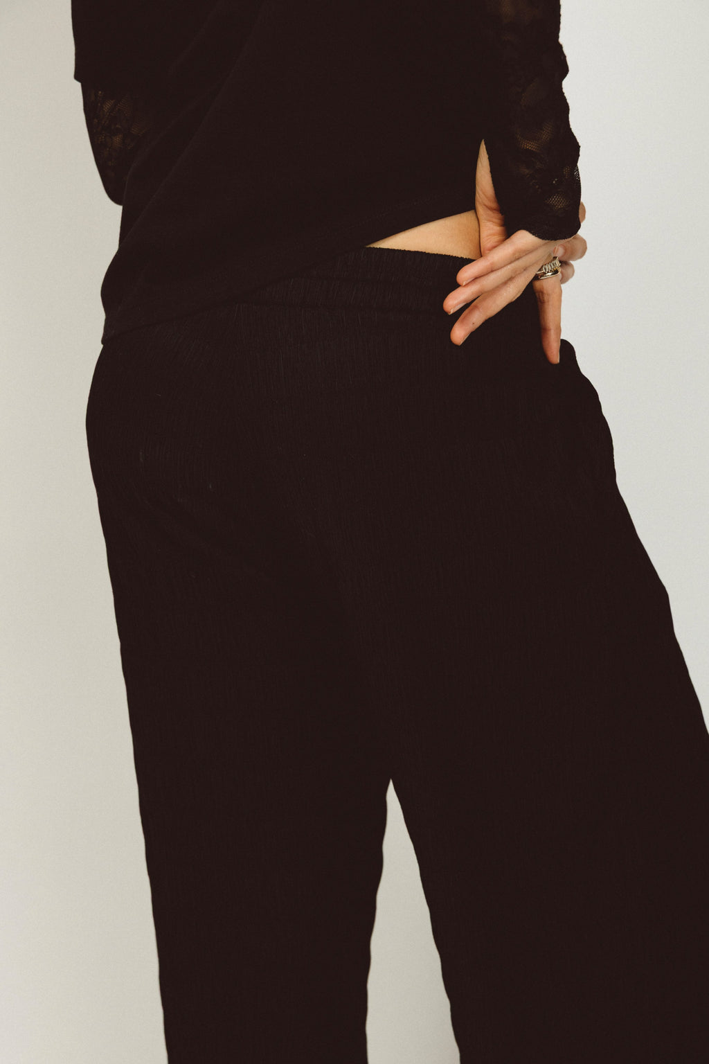ARIA PANT - BLACK