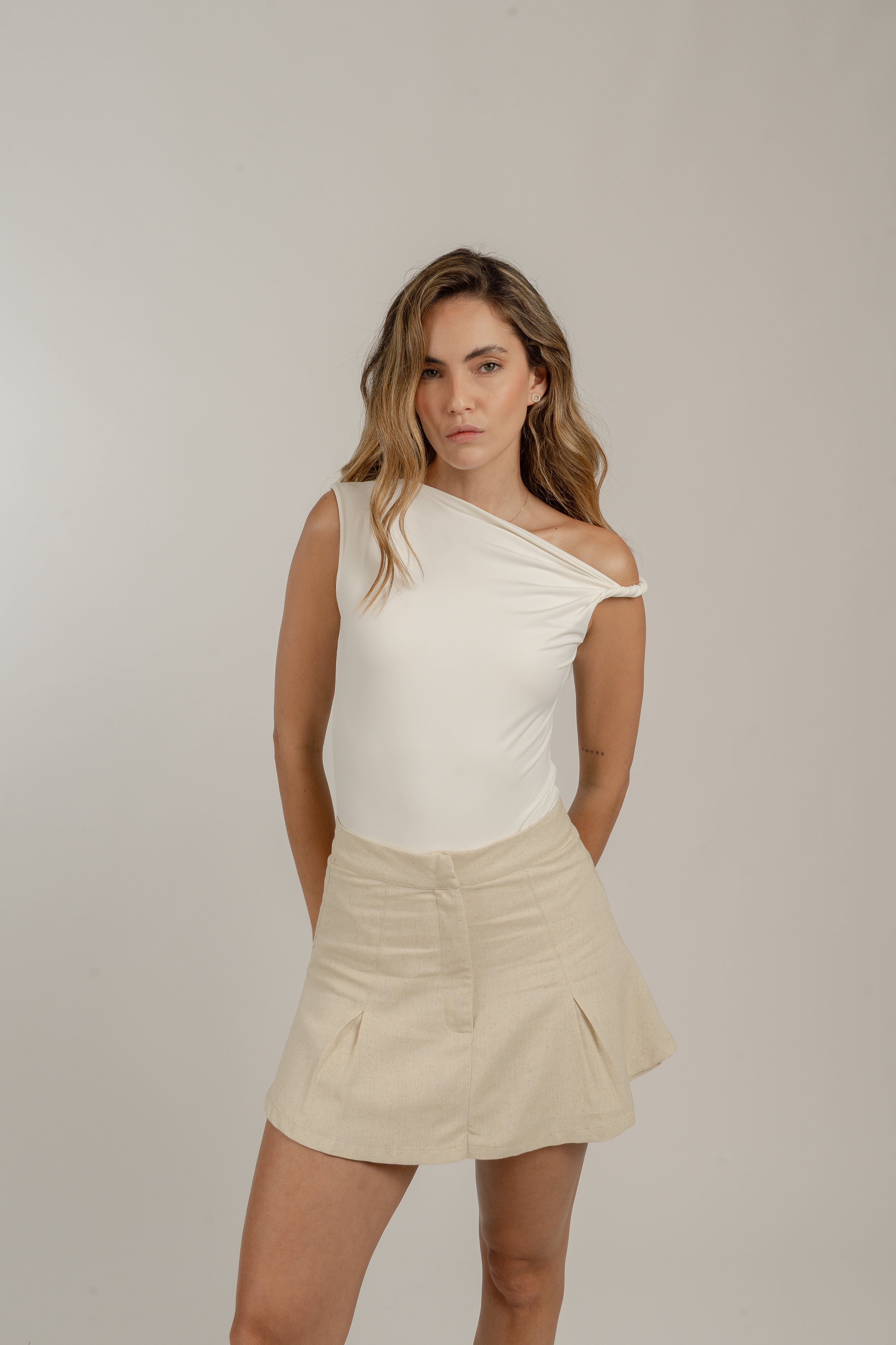 SEAMLESS TWISTED BODYSUIT - WHITE