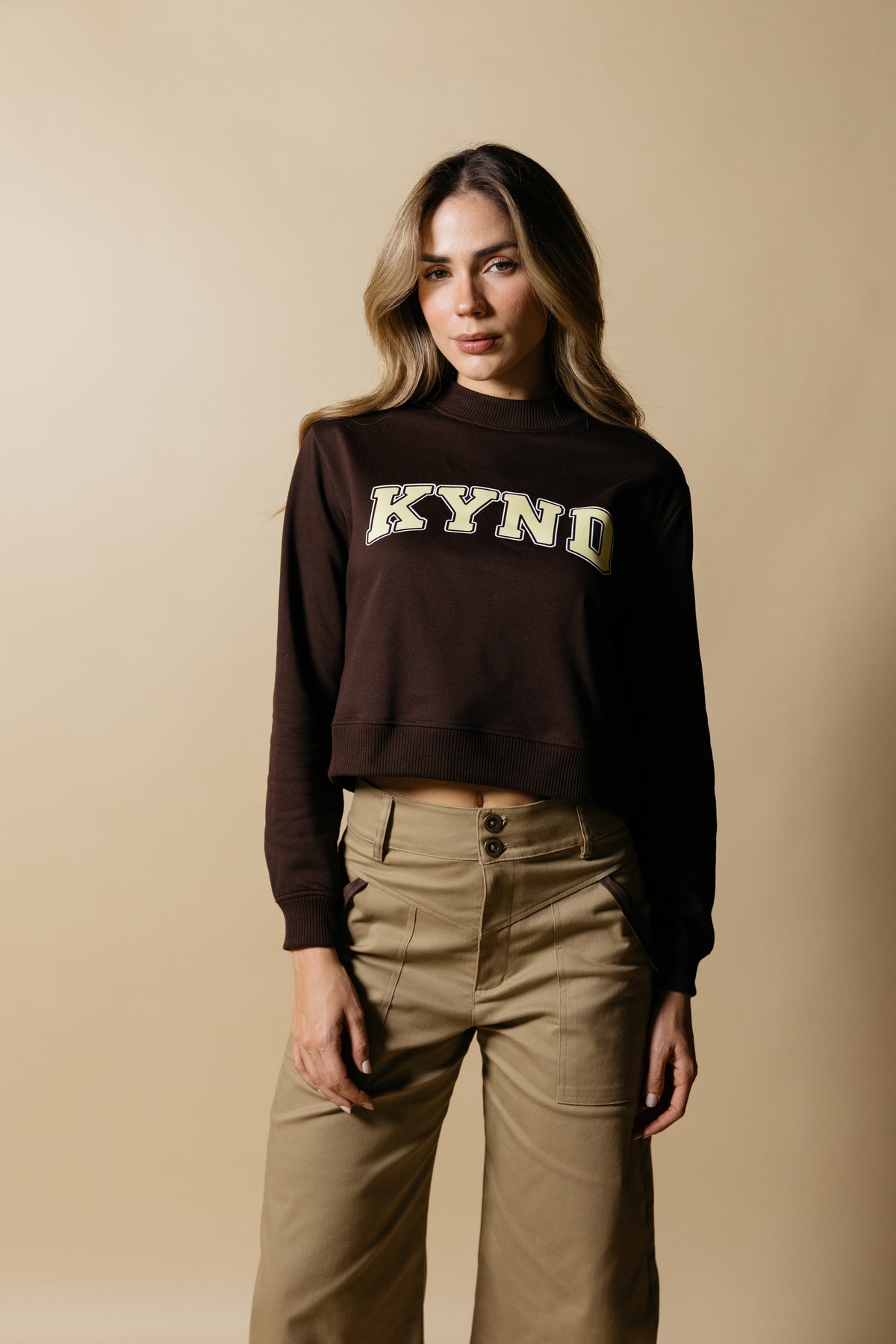 KYND CREW NECK - AVELLANA