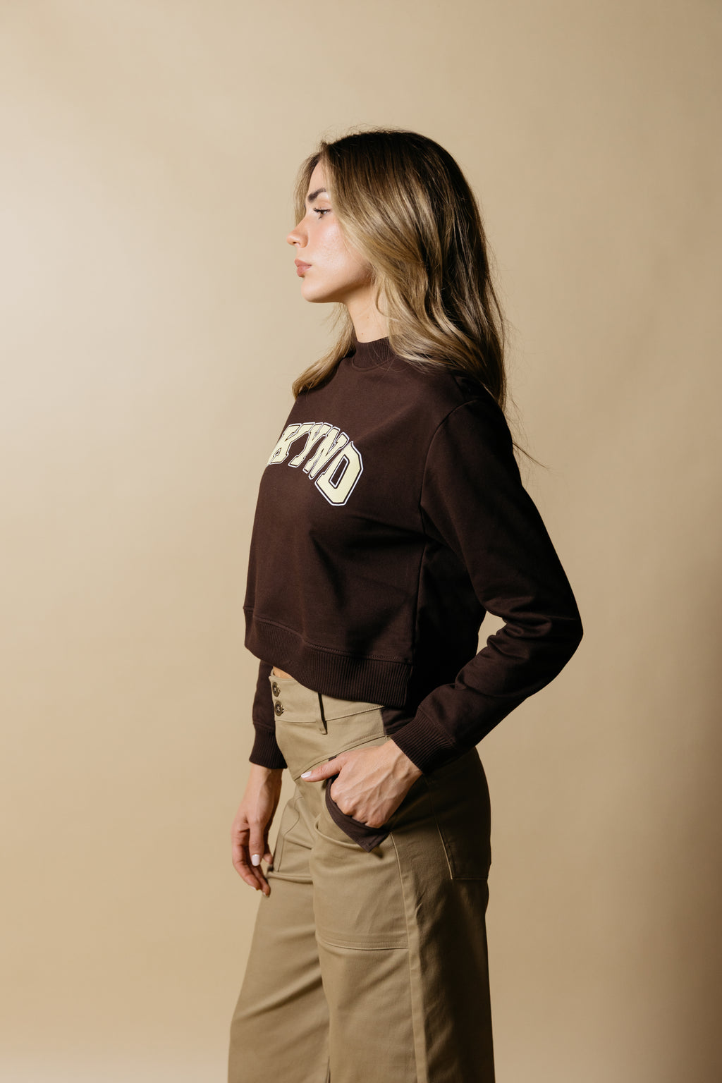 KYND CREW NECK - AVELLANA