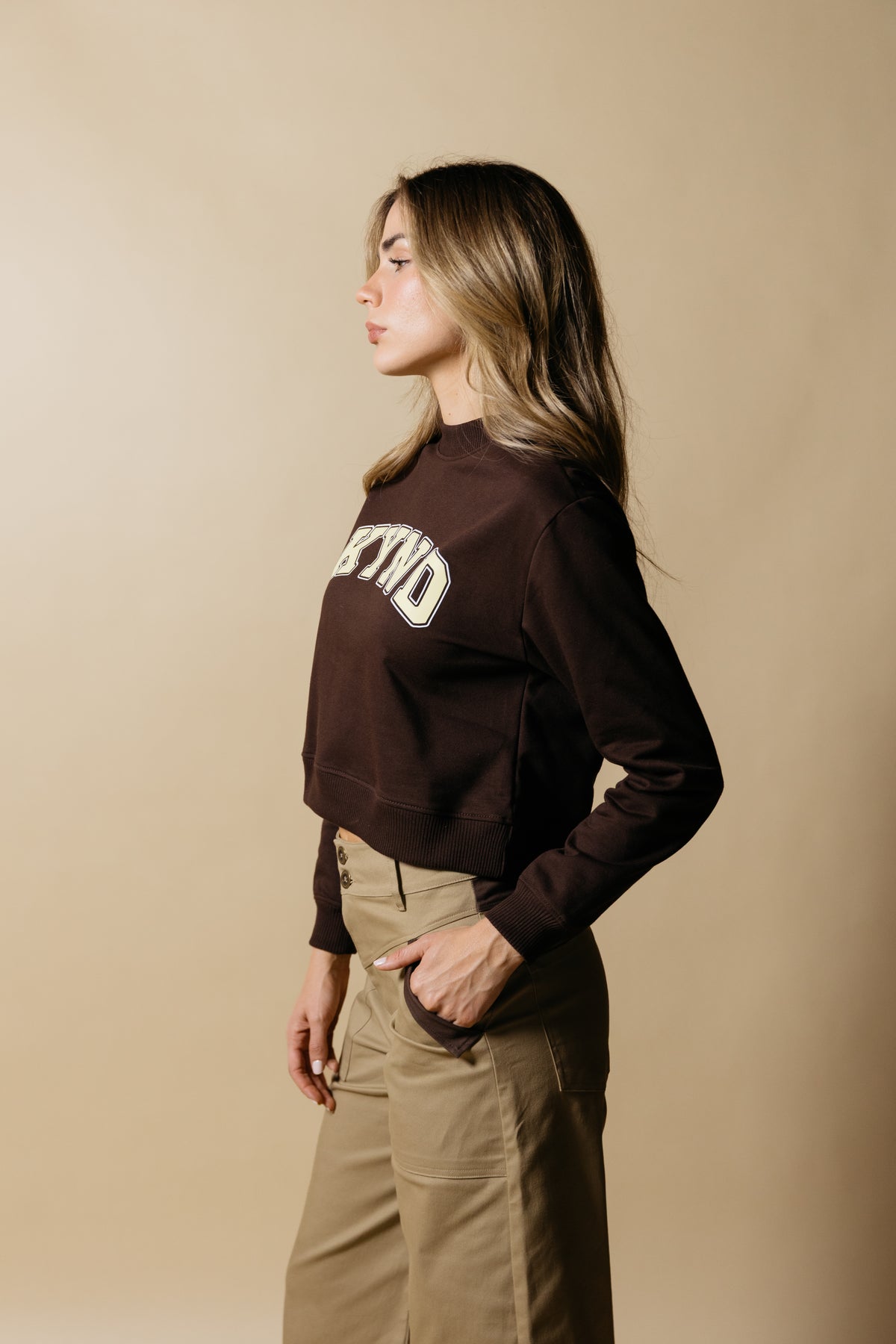 KYND CREW NECK - AVELLANA