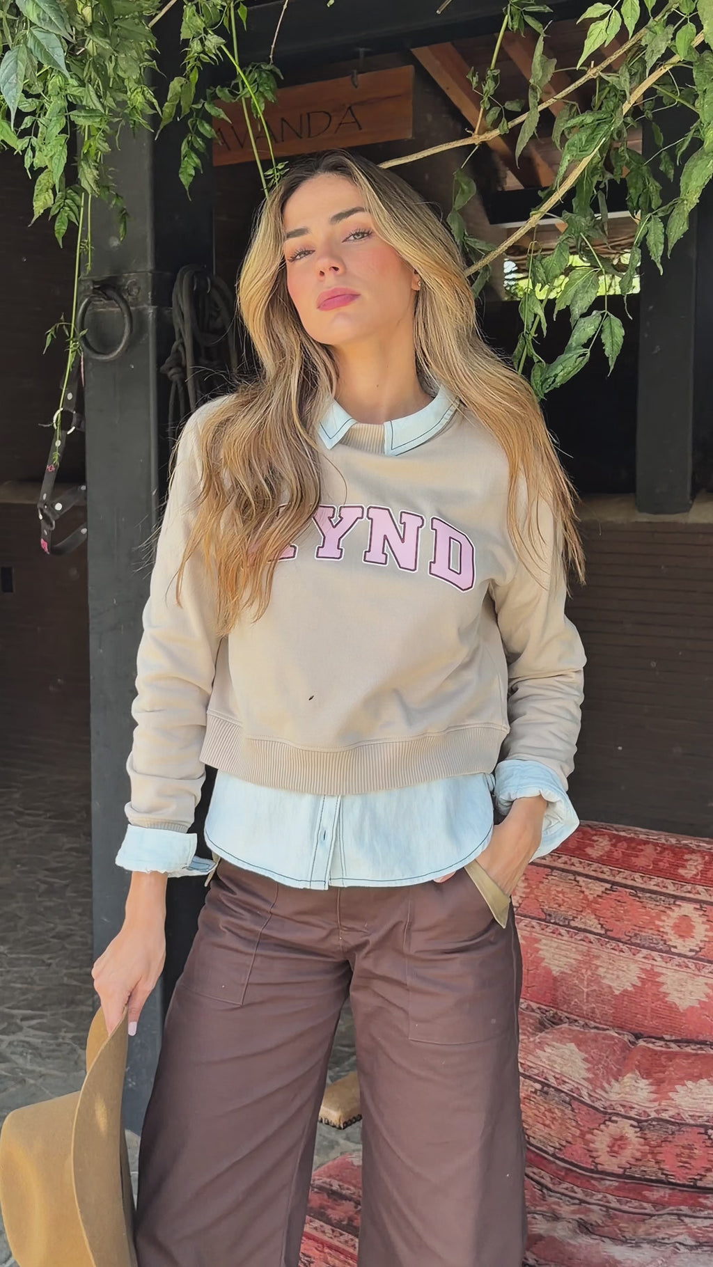 KYND CREW NECK - LATTE